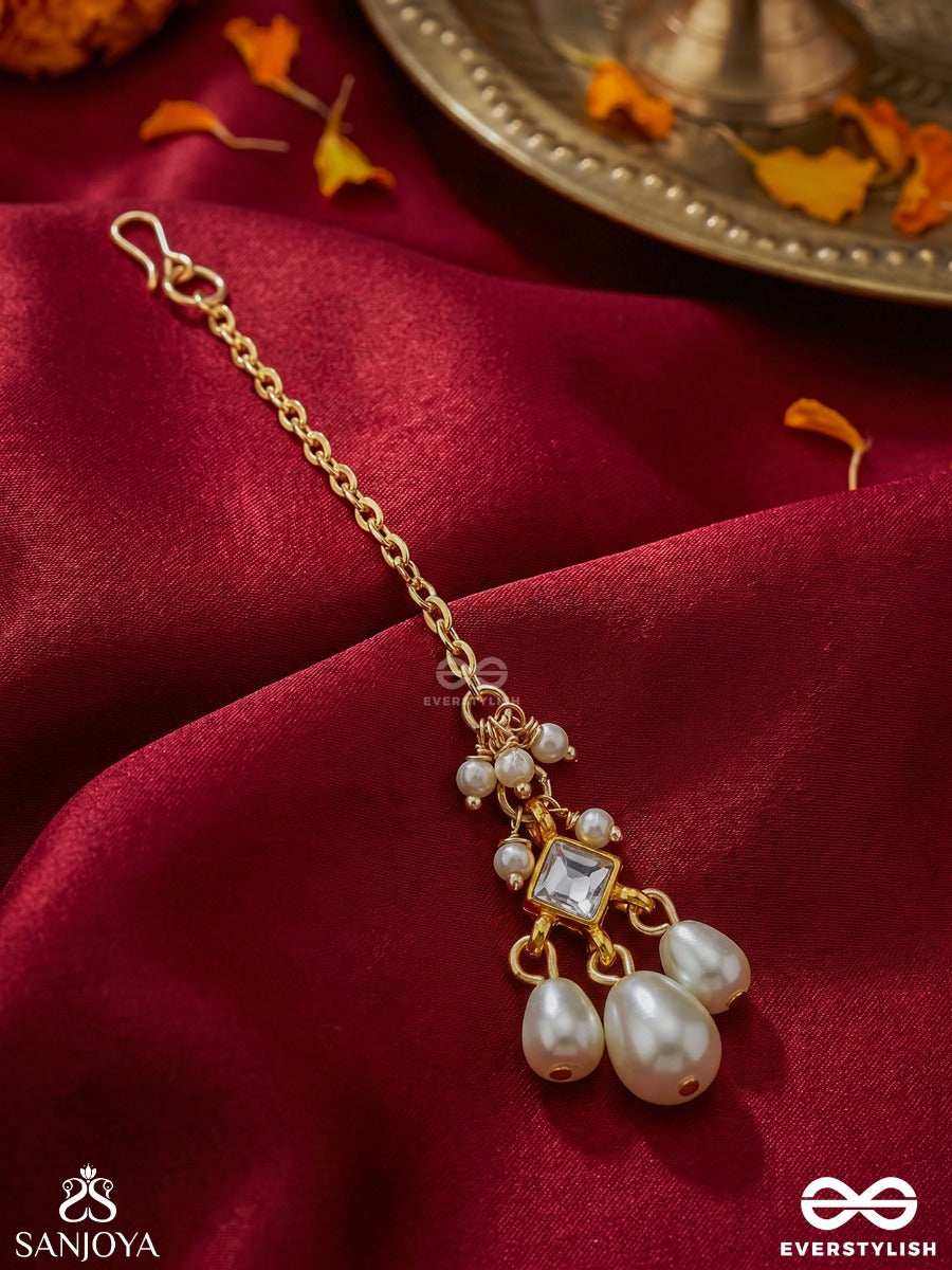 Muktaraa - Pearl Grace - Kundan Style Gold Maangtika With Pearl Drops