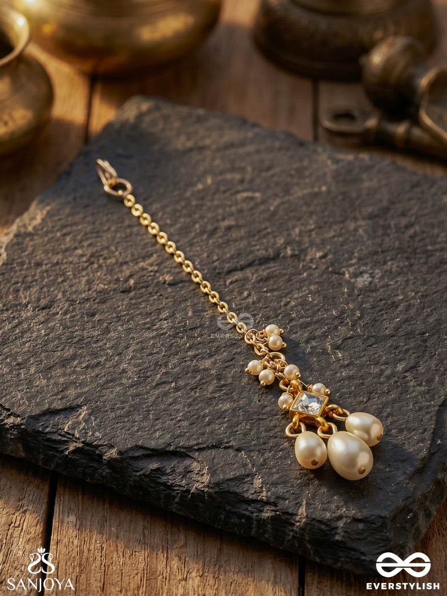 Muktaraa - Pearl Grace - Kundan Style Gold Maangtika With Pearl Drops