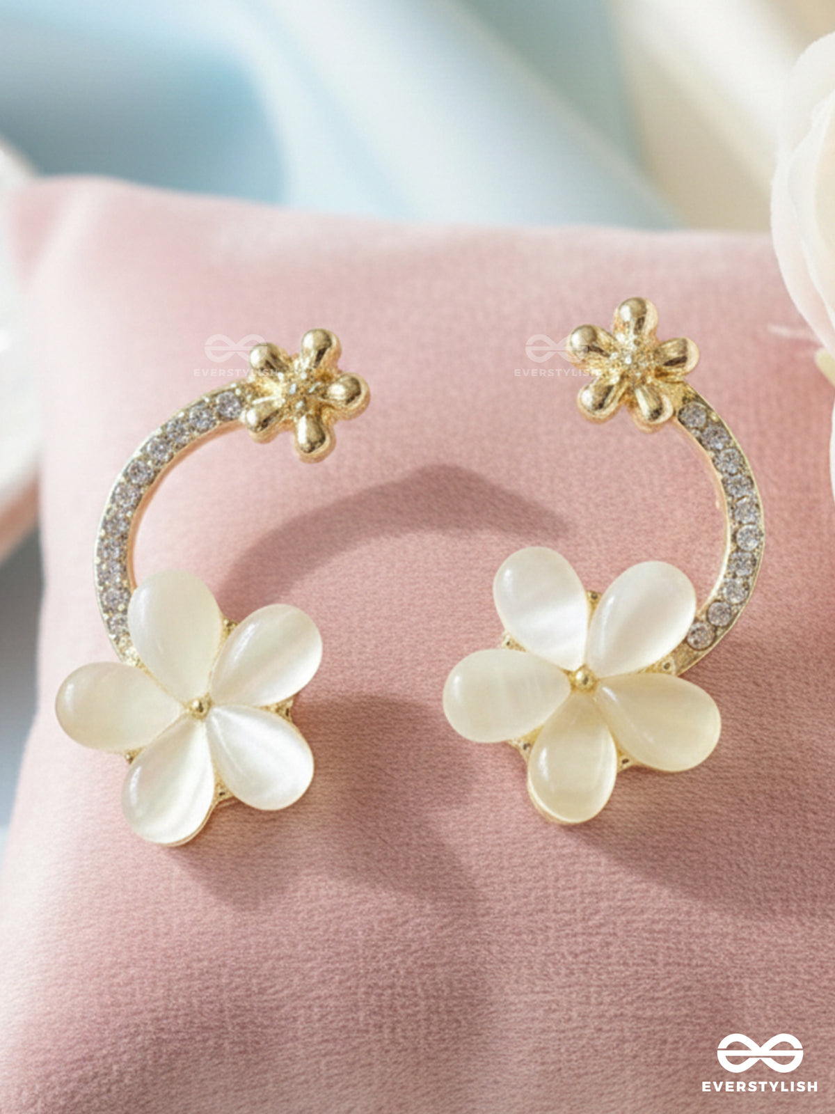 Daisy Curve - Trendy Flower Stud Earrings