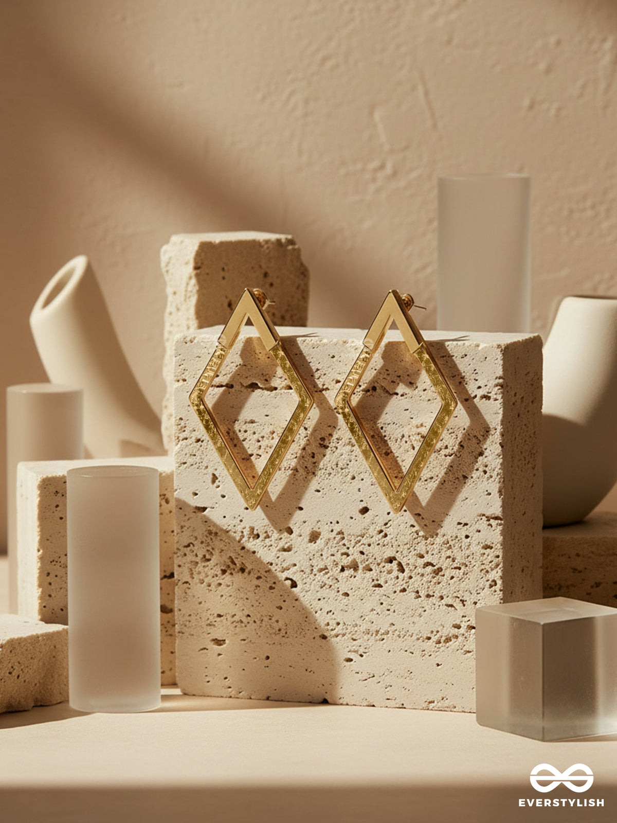 Kryssa -Diamond Frame Ear Jacket