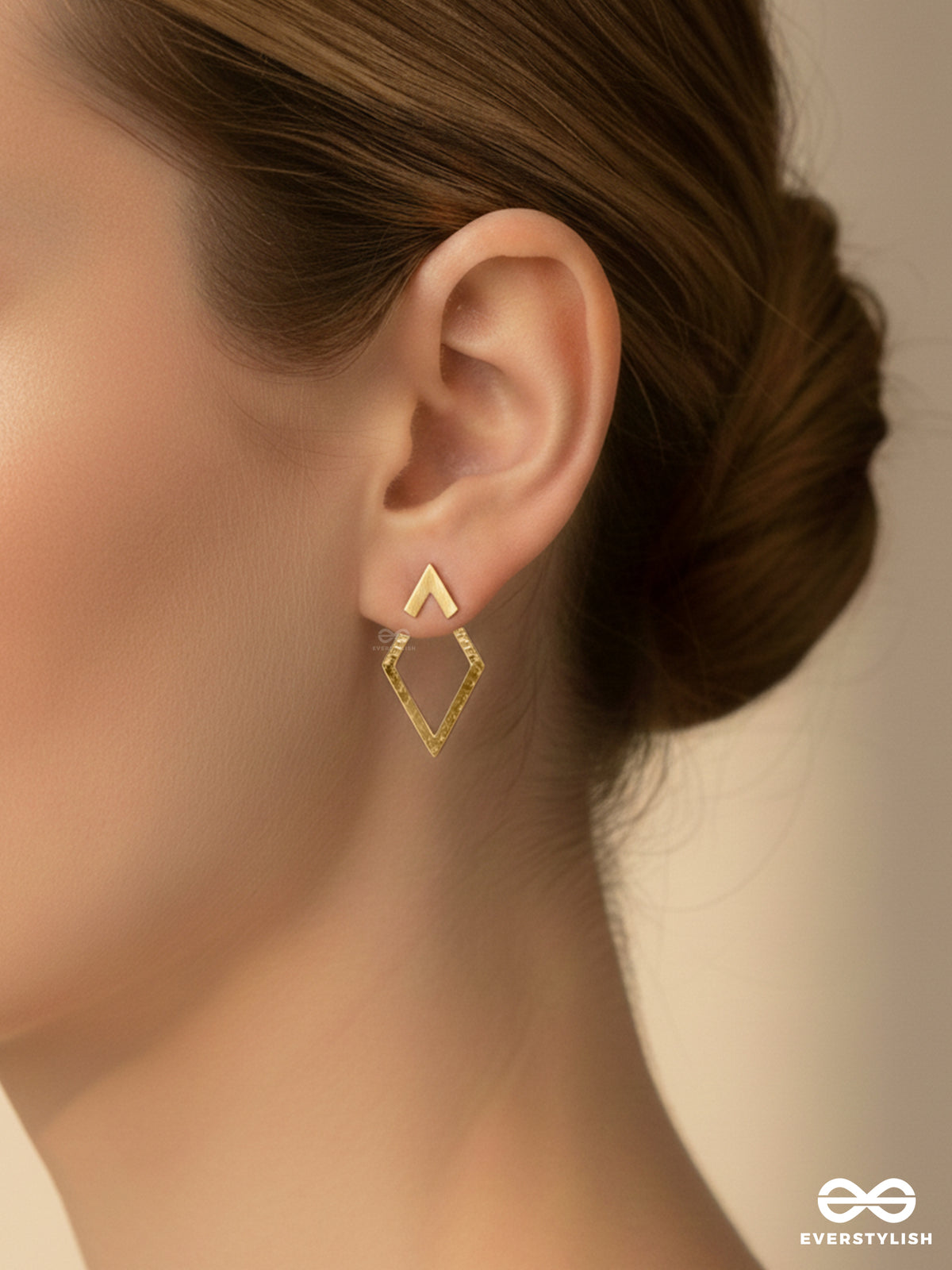 Kryssa -Diamond Frame Ear Jacket