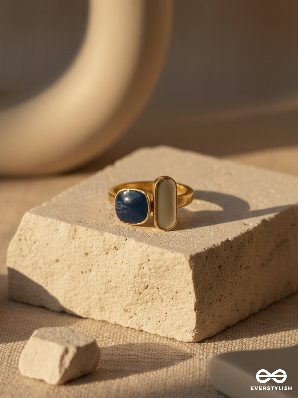 Eclipse - Contrast Stone Adjustable Ring