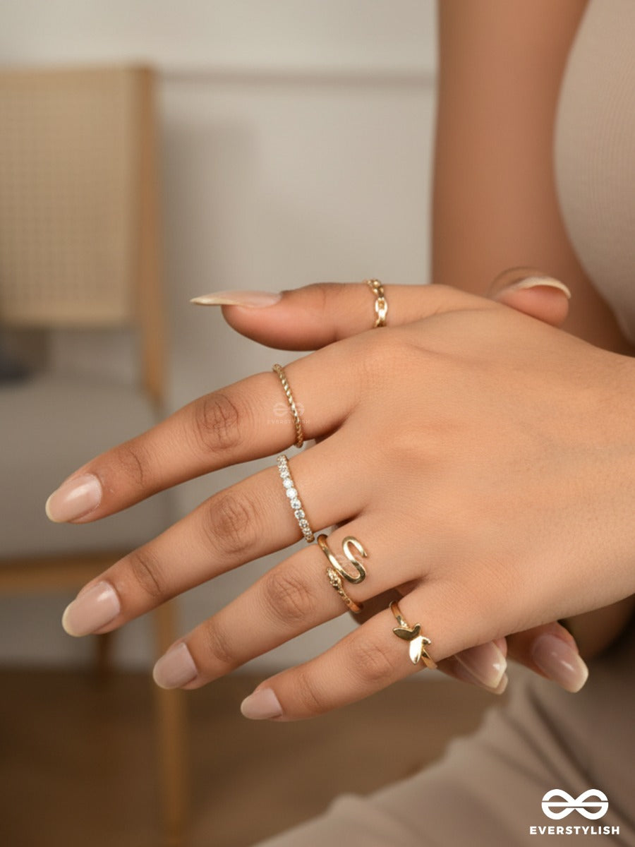 All About Curves - Modern Golden Ring Set