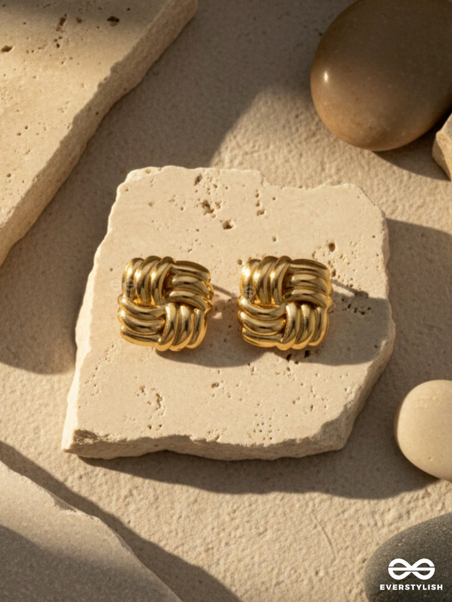 Interlink - Contemporary Gold Studs