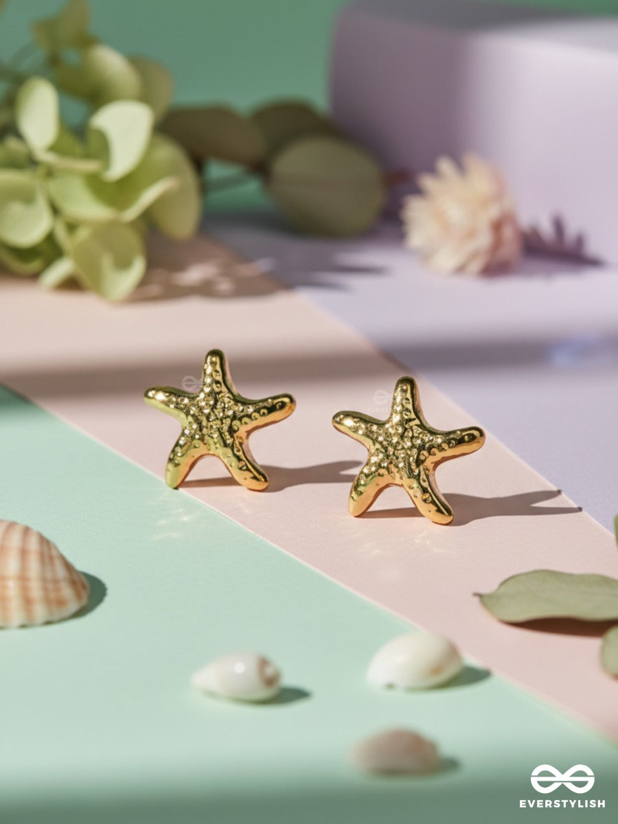 Star Pop - Textured Star Gold Studs