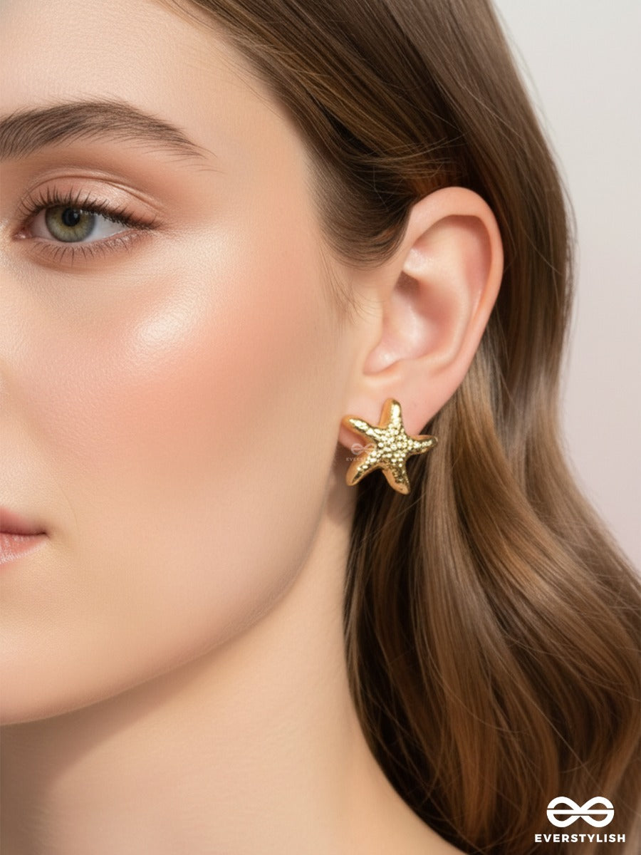 Star Pop - Textured Star Gold Studs
