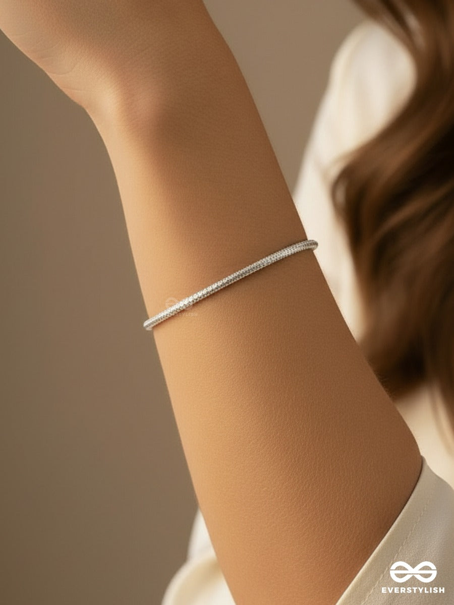 Nova Strand - Contemporary Silver Snake Chain Bracelet