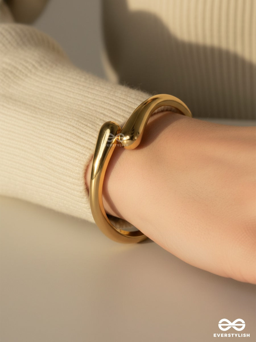 Aura Wrap - Sleek Sculpted Cuff Bracelet