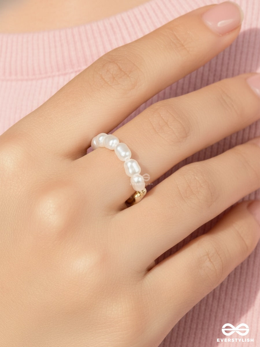 Pearl Arc - Delicate Gold Ring