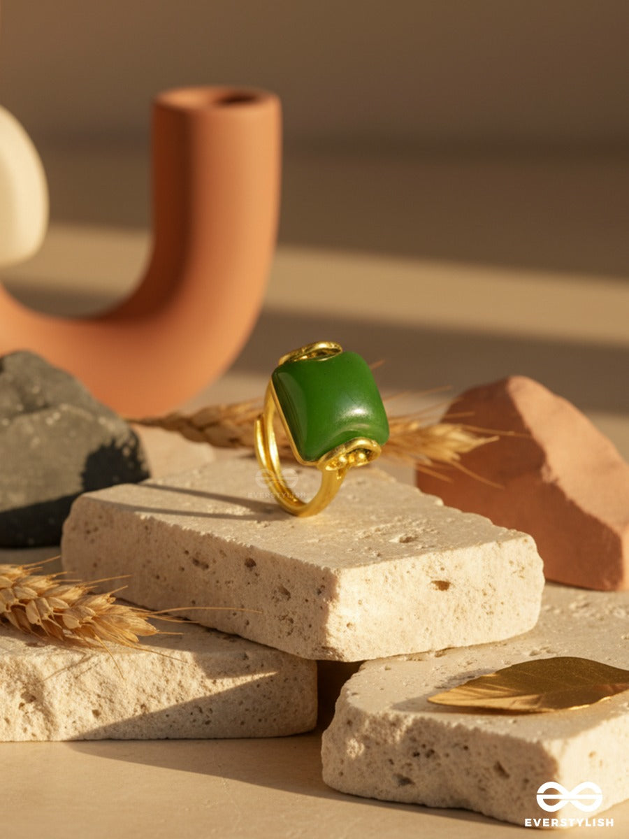 Evergreen - Modern Golden Ring With Green Stone