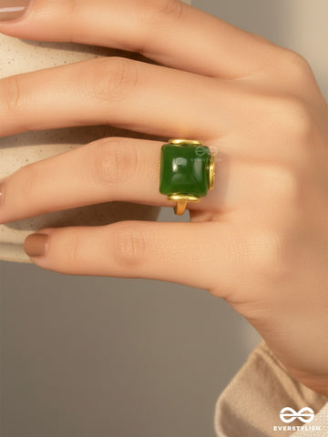 Evergreen - Modern Golden Ring With Green Stone
