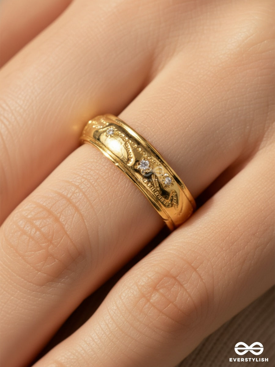 Soft Etch - Minimal Gold Ring