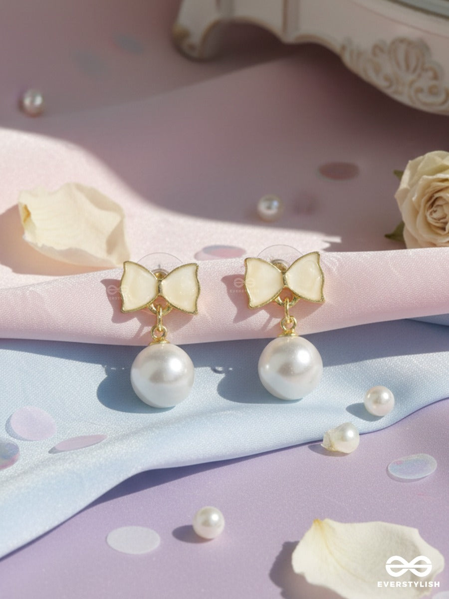 Velora Ribbon - Classic Pearl Earrings