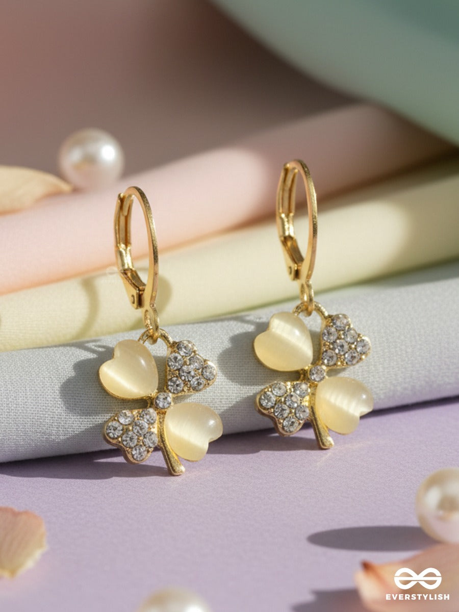 Twinkle Charm - Gold Clover Earrings