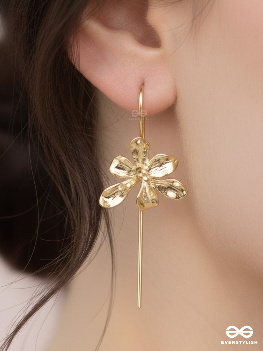 Bloom In Motion - Golden Thread Earrings
