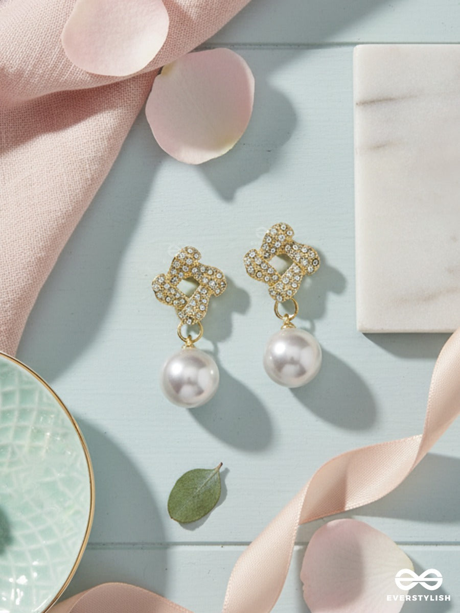 Quatre Shimmer - Pearl Drop Earrings