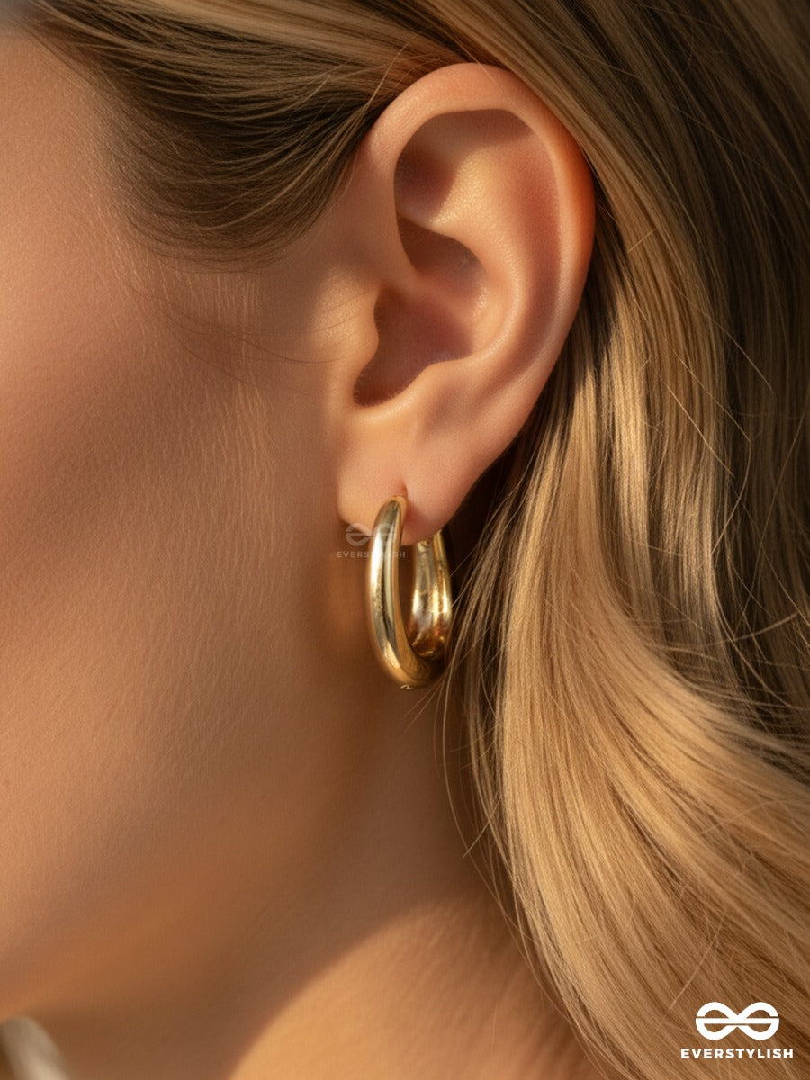 Icon Loop - Golden Hoop Earrings