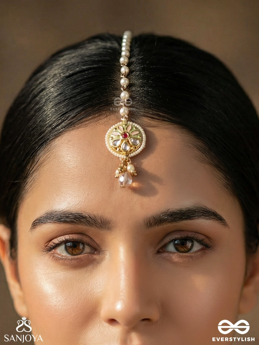 Chitravalli - Ornate Vine - Graceful Maangtika With Enamelled Panel And Single Drop Detail