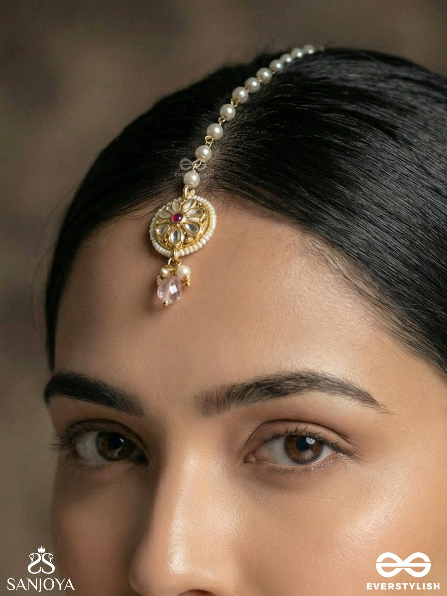 Chitravalli - Ornate Vine - Graceful Maangtika With Enamelled Panel And Single Drop Detail