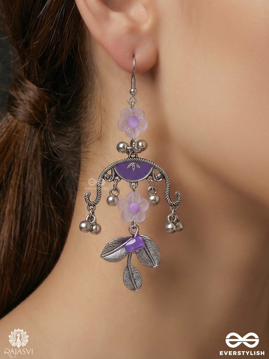 Gul Chandrika - Chandelier Drop Earrings
