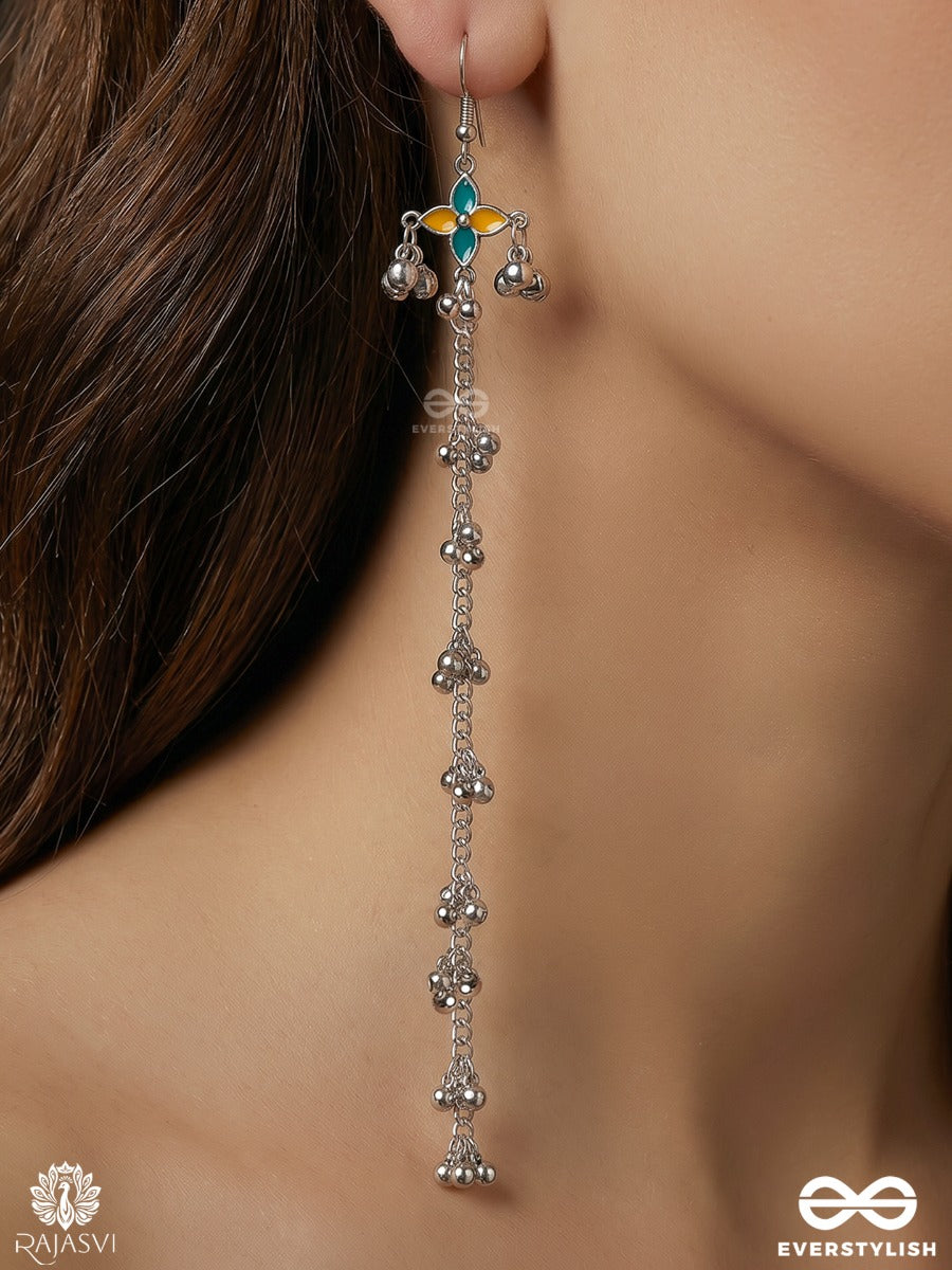 Rang Chaandvel – Long Drop Oxidised Kashmiri Earrings