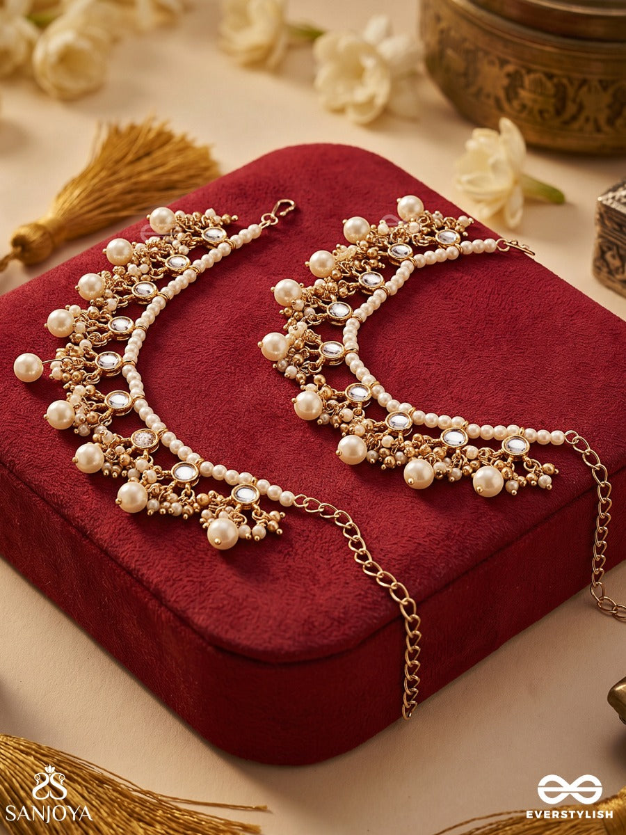 Meghrupa – Cloud Form – Delicate Earchain With Embellished Details And Dangling Pearls