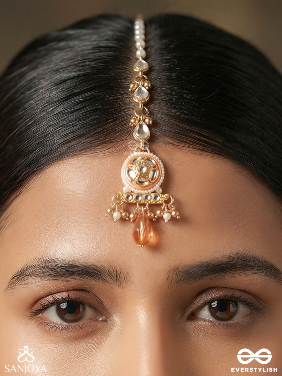 Kesarnoor – Saffron Glow – Elegant Maangtika With Ornamental Motifs And Flowing Accents