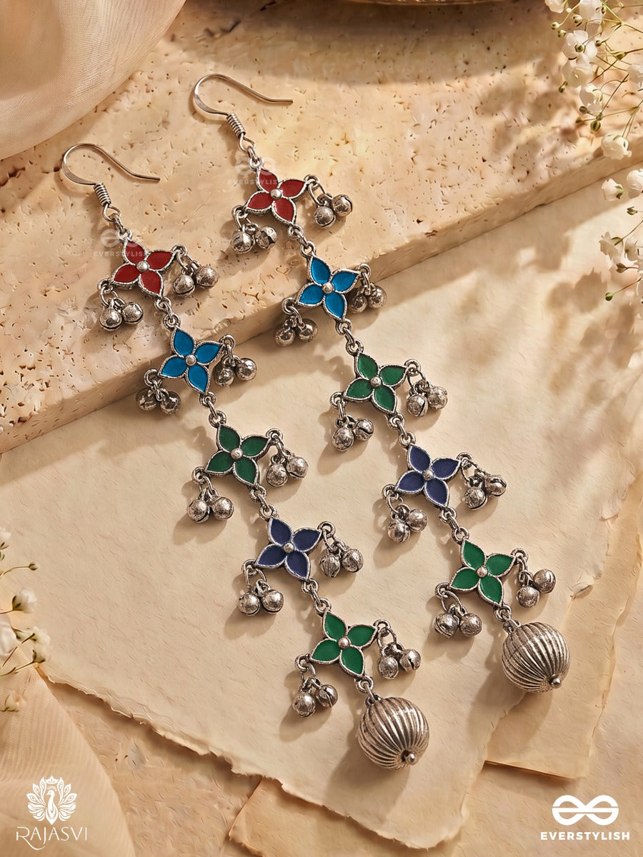 Noor Pattiyaan – Long Drop Oxidised Kashmiri Earrings