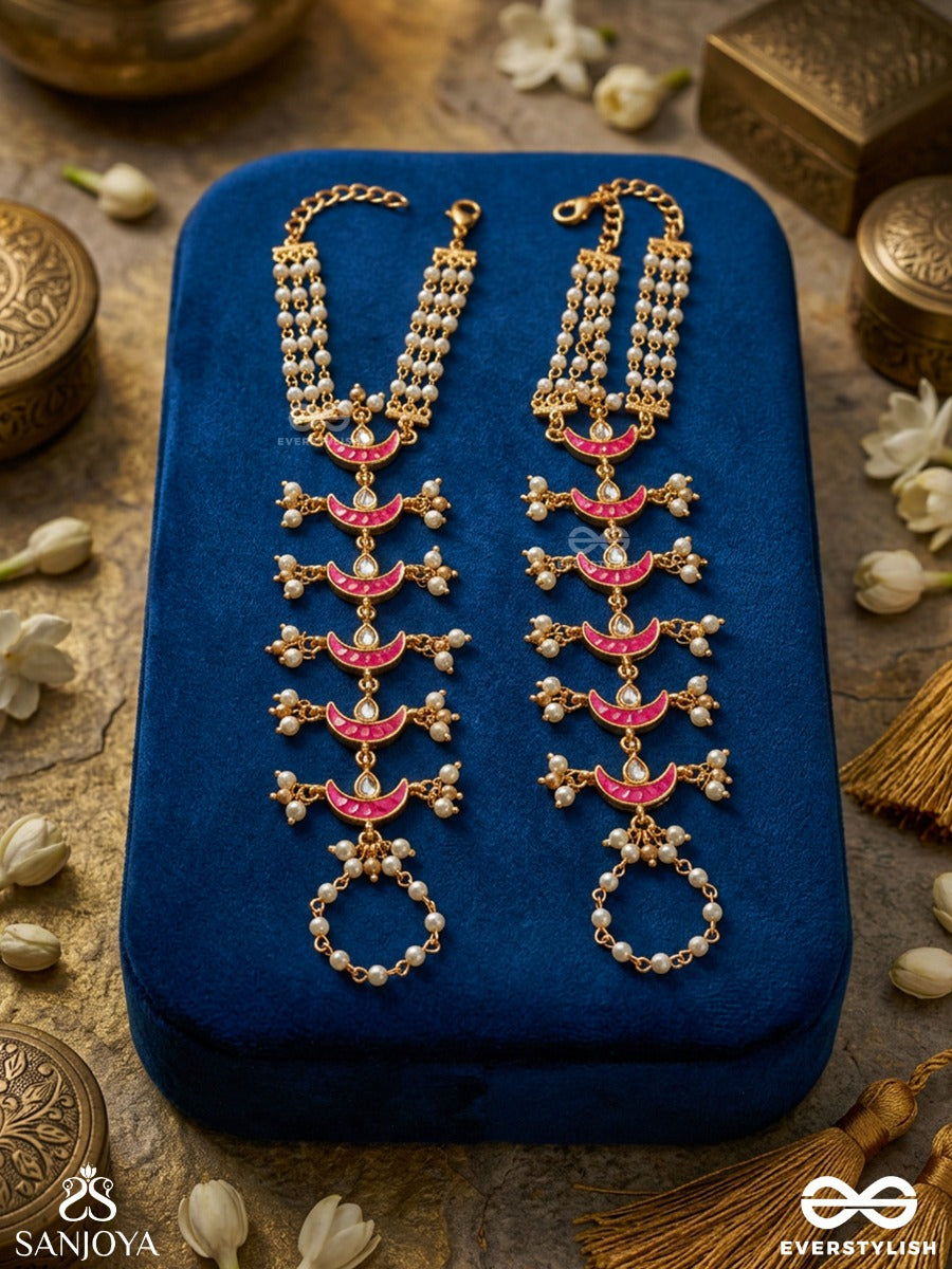 Noorafsha – Scattered Light – Elegant Hathphool With Multi-Layer Pearl Chains And Gem Details (Set Of 2)