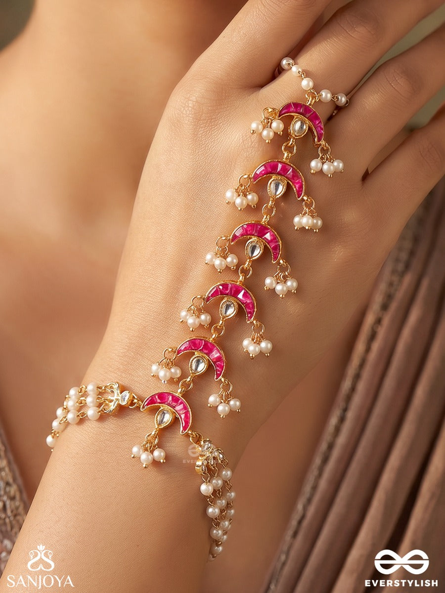 Noorafsha – Scattered Light – Elegant Hathphool With Multi-Layer Pearl Chains And Gem Details (Set Of 2)