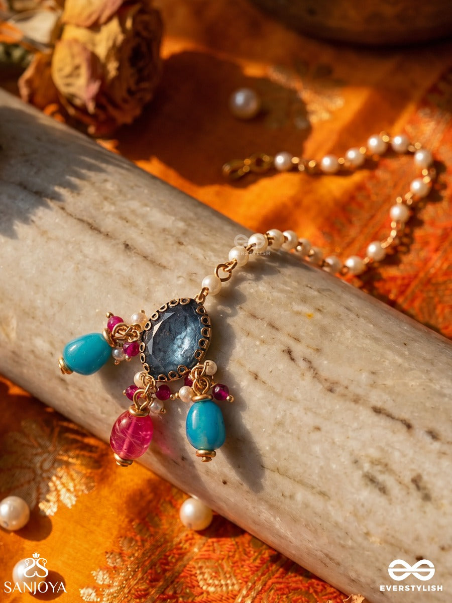 Mahiraftab – Skilled Radiance – Festive Maangtika With Embellished Panels And Multi-Stone Accents