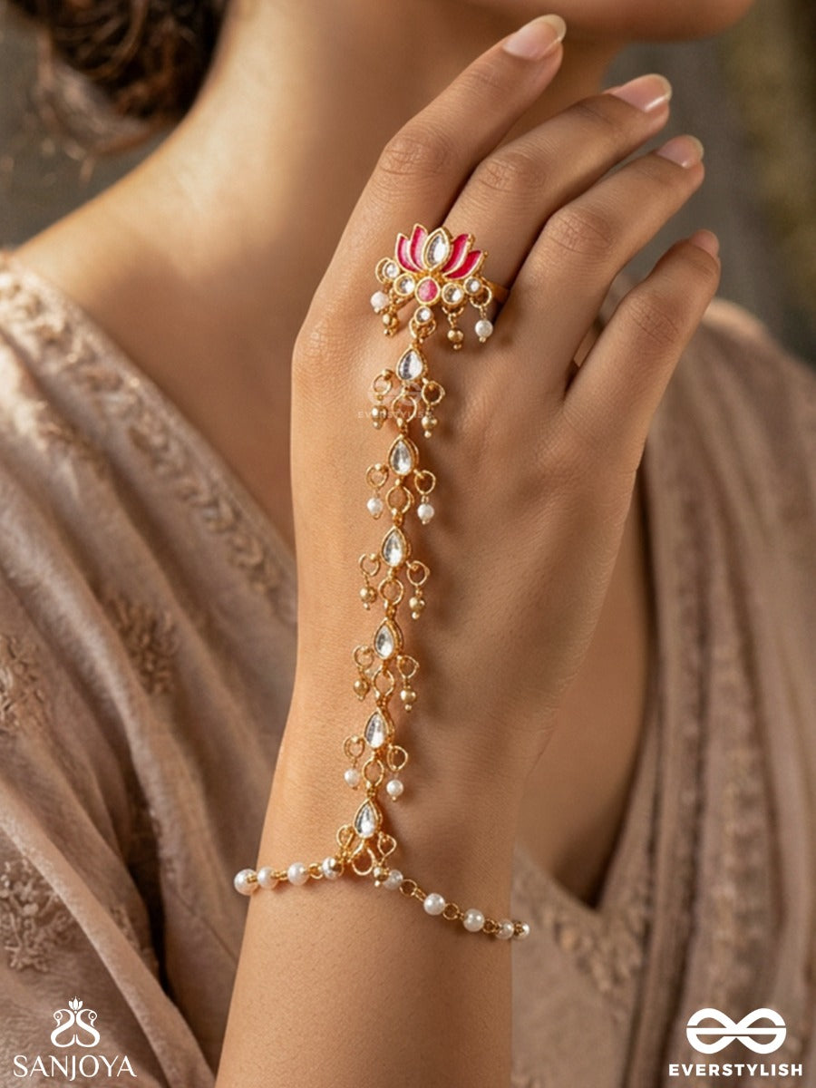Sukeshini – Graceful Adornment – Ornate Hathphool With Gemmed Linear Motif, Fine Chainwork And Delicate Hand Drape