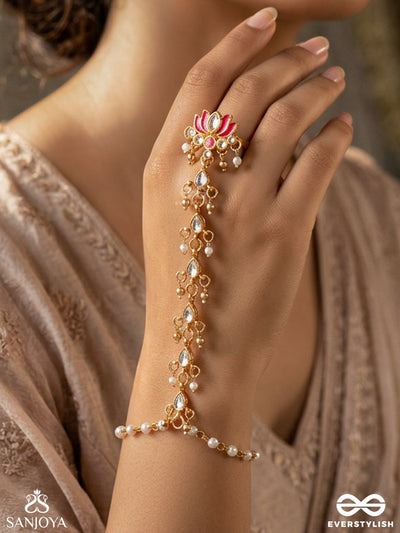 Kusumaira – Blossoming Charm – Ornate Hathphool With Gemmed Linear Motif, Fine Chainwork And Delicate Hand Drape