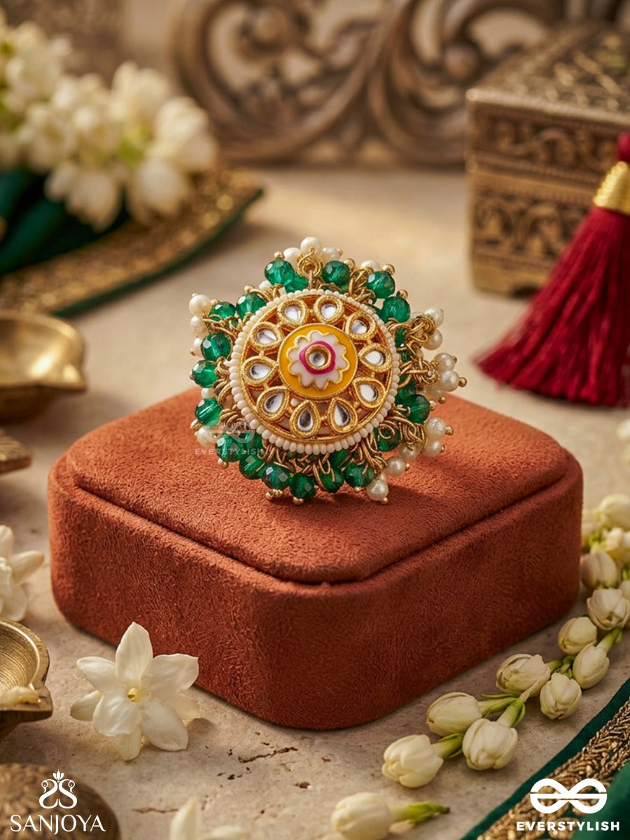 Meenshri – Jewelled Splendour – Festive Ring With Circular Kundan-Style Motif, Emerald-Toned Beads And Delicate Pearl Accents