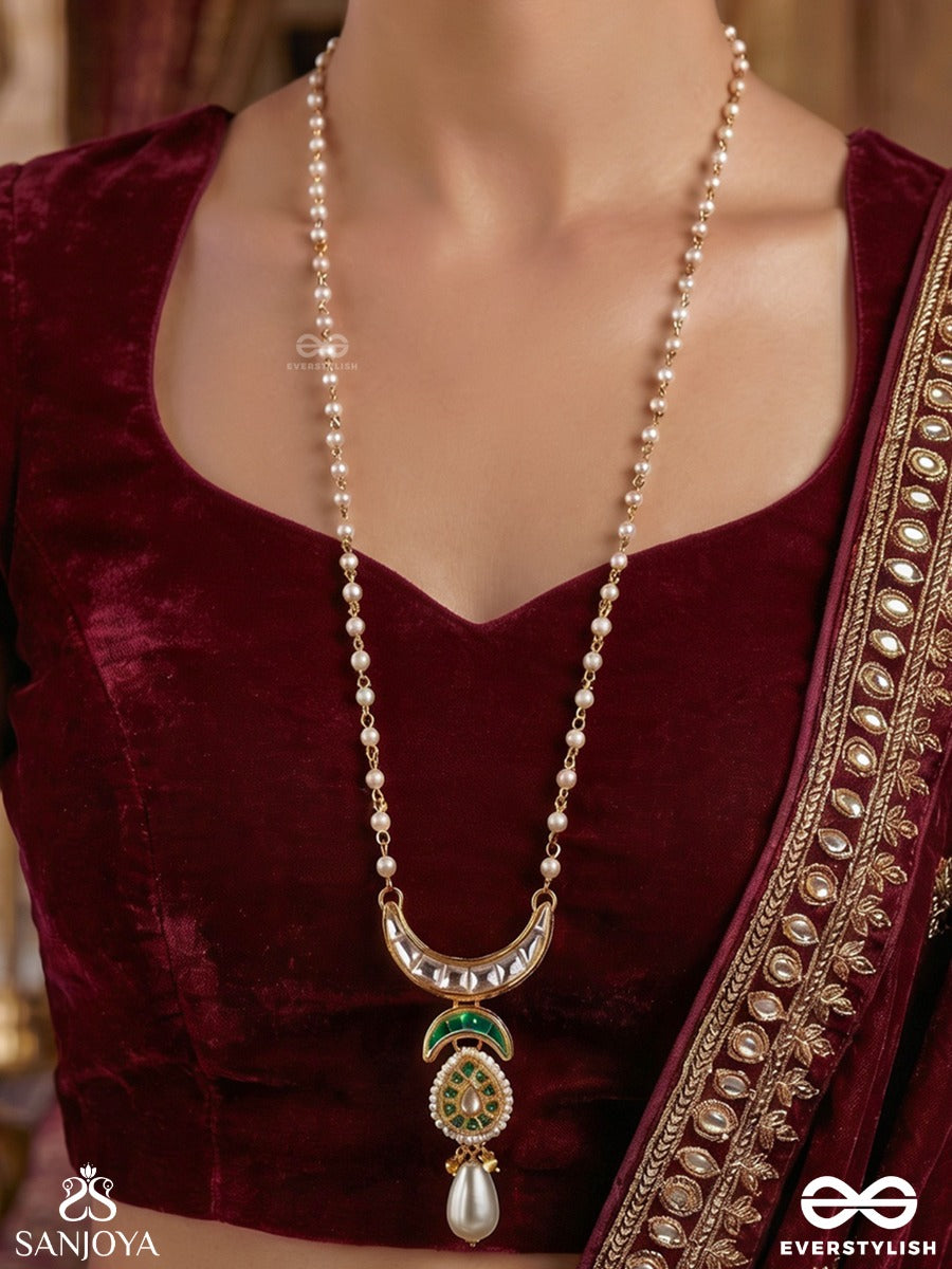 Mandaarini – Gentle Bloom – Delicate Long Necklace With A Floral Green Center Motif, Gold-Tone Detailing And A Single Pearl Drop Accent