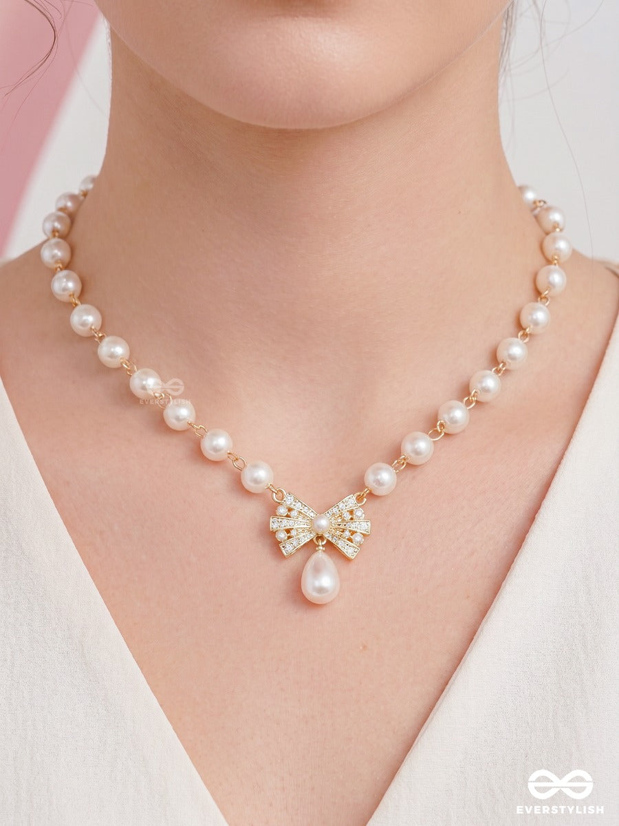Moon Milk – Delicate Pearl Drop Necklace