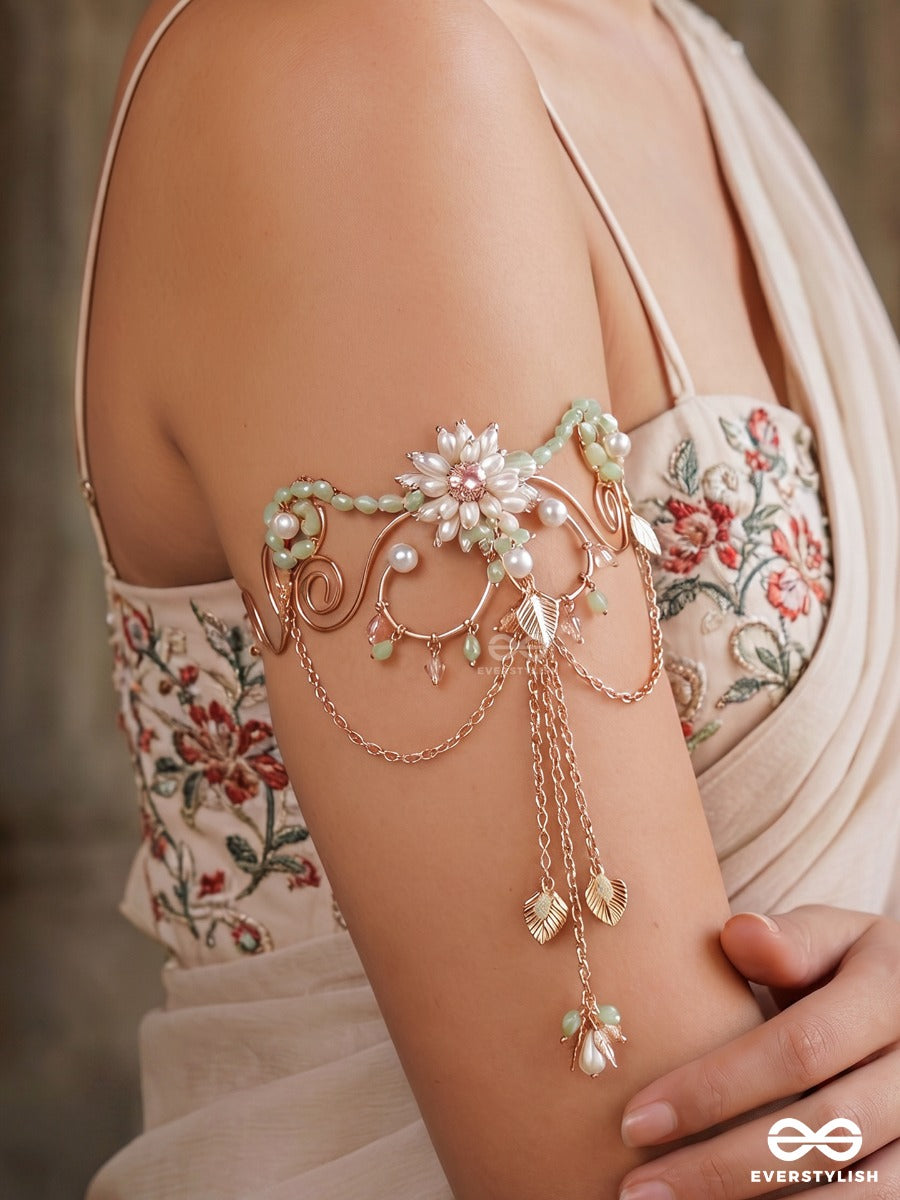 Mintara – Soft Green Glow – Elegant Single Armlet With Floral Centerpiece, Pastel Green Accents, Pearl Details And Flowing Chain Drops