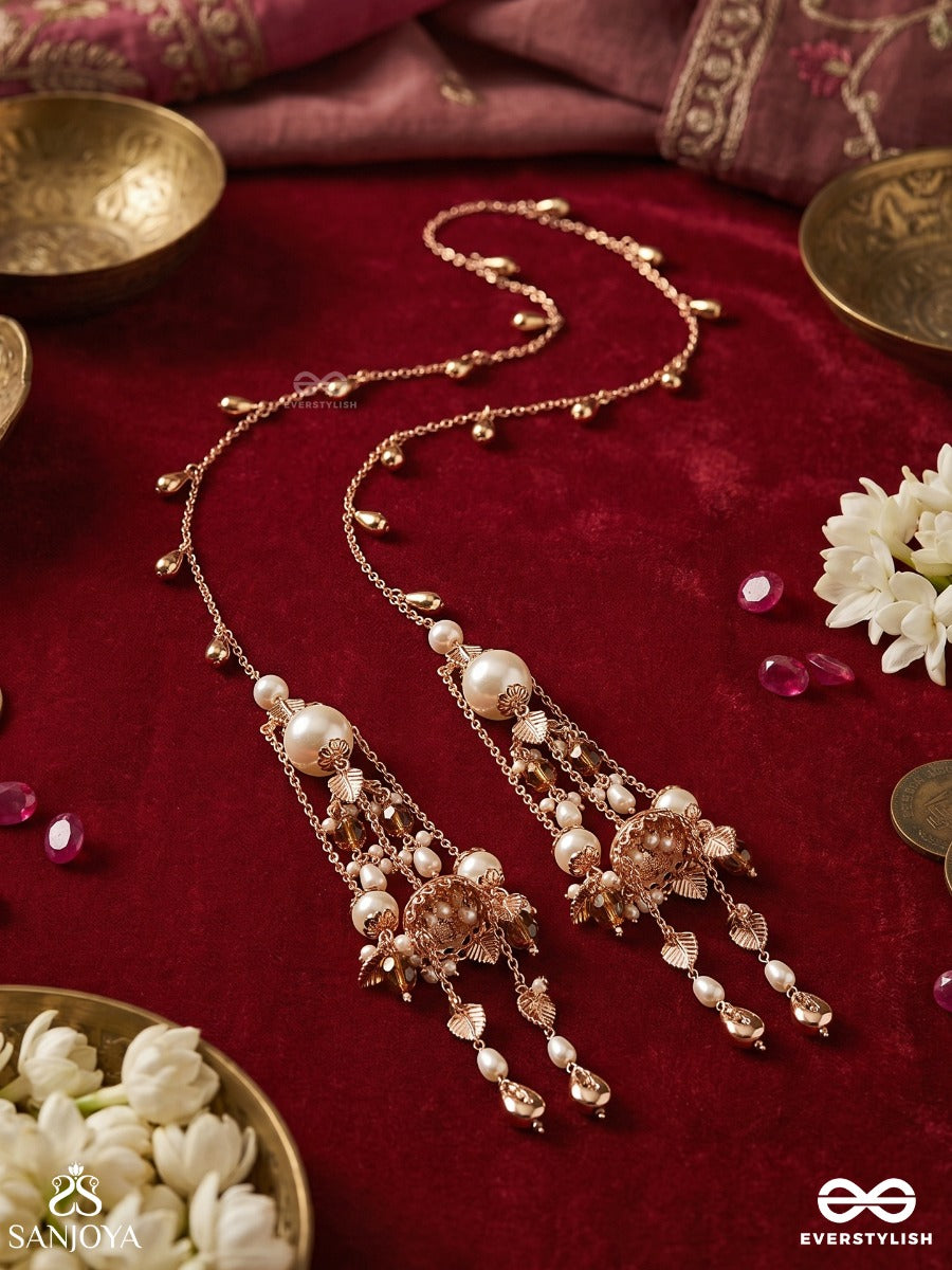 Keshanjali – Offering To The Hair – Ornate Braid Parandi With Flowing Chain Strands, Ornamental End Detail And Pearl-Bead Danglers