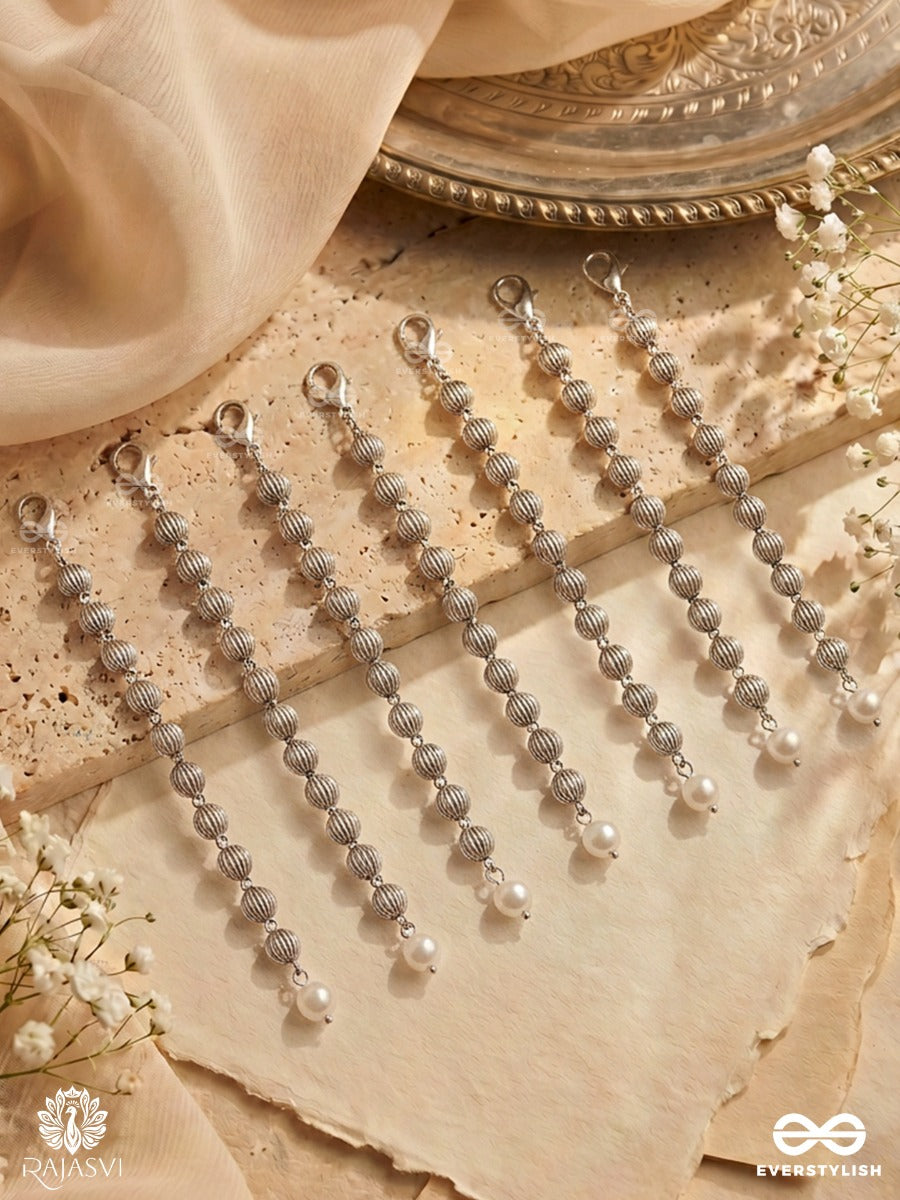 Moti Rekha – Oxidised Pearl Hair Accessory Set Of 7