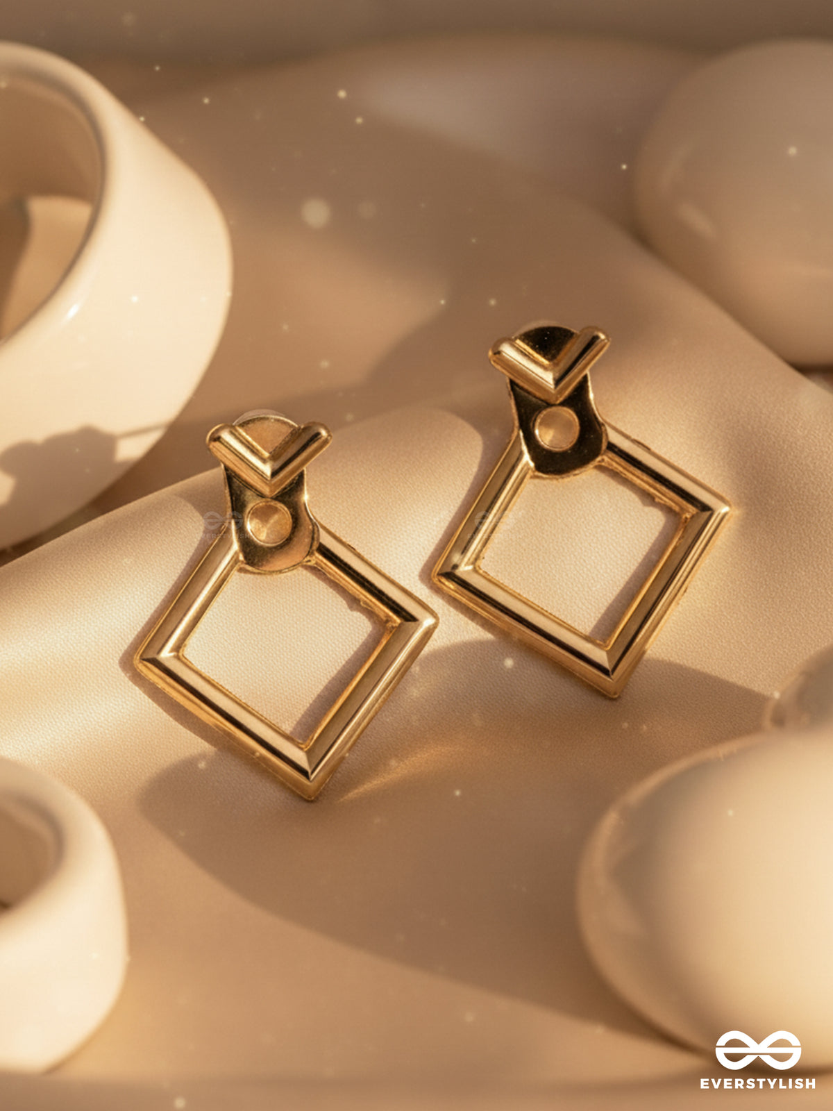 The Modern Girl's Intriguing Artistic Ear-Jackets