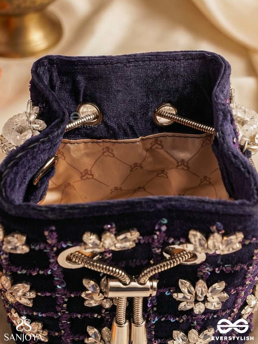 Zarqash – Bucket Intense Navy Velvet Bag With Stone Flower Detailing, Drawstring Fastening And Ornate Handle