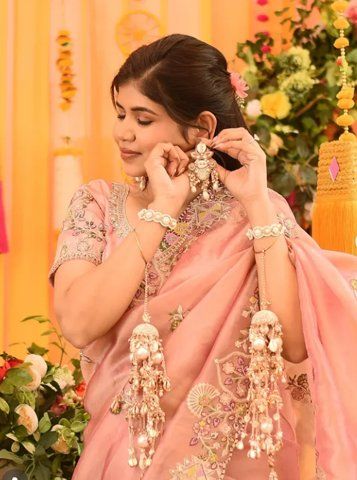 Vidushi, Sanjoya bride